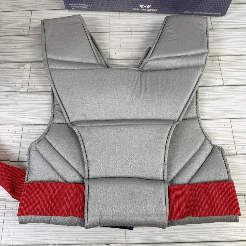 Vintage 1986 Worlds of Wonder Lazer Tag StarVest,  StarCap